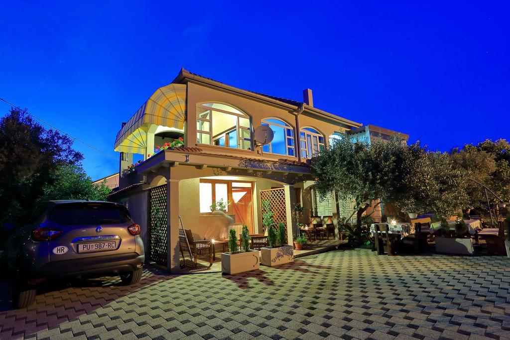 Apartments Melita บาร์บินเย ภายนอก รูปภาพ