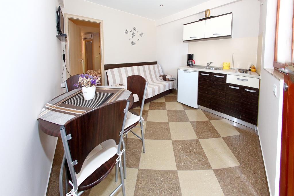 Apartments Melita บาร์บินเย ห้อง รูปภาพ