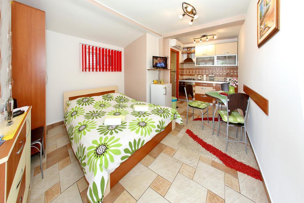 Apartments Melita บาร์บินเย ภายนอก รูปภาพ