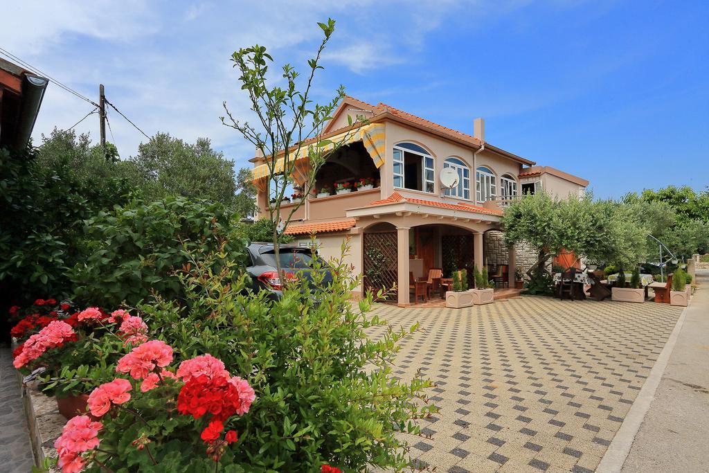 Apartments Melita บาร์บินเย ภายนอก รูปภาพ