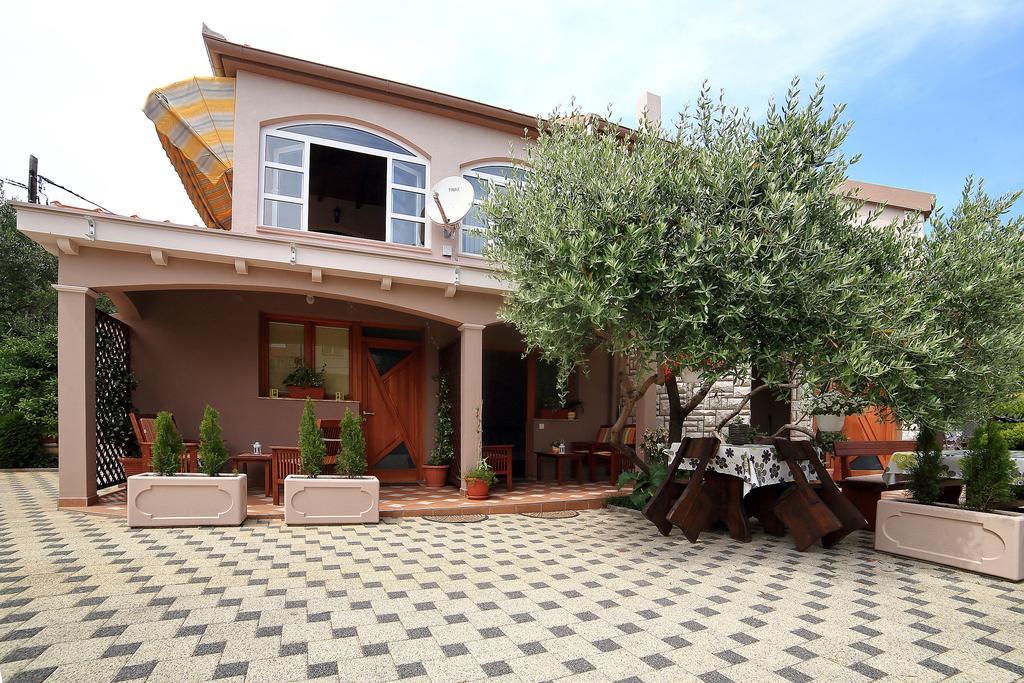 Apartments Melita บาร์บินเย ภายนอก รูปภาพ